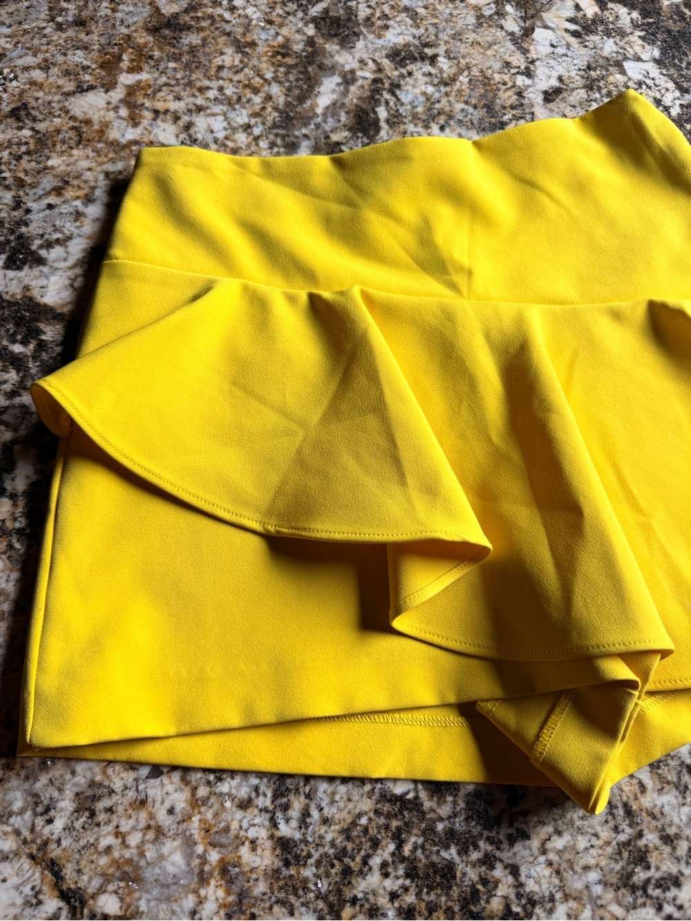 Zara Yellow Ruffle Skort, high waist, side zip, elastic back waist, CUTE! Size S - Picture 2 of 13